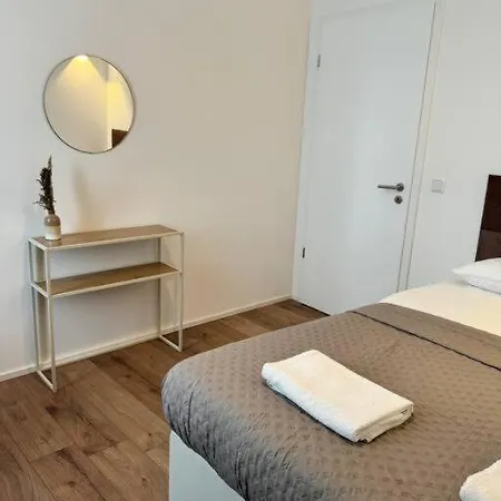 Heaven Homes - 15 Gehmin Vom Hbf Entfernt Privatunterkunft Düsseldorf